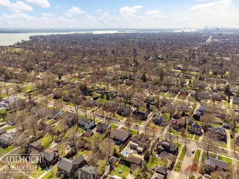 1020 Kensington Avenue Grosse Pointe Park City MI 48230