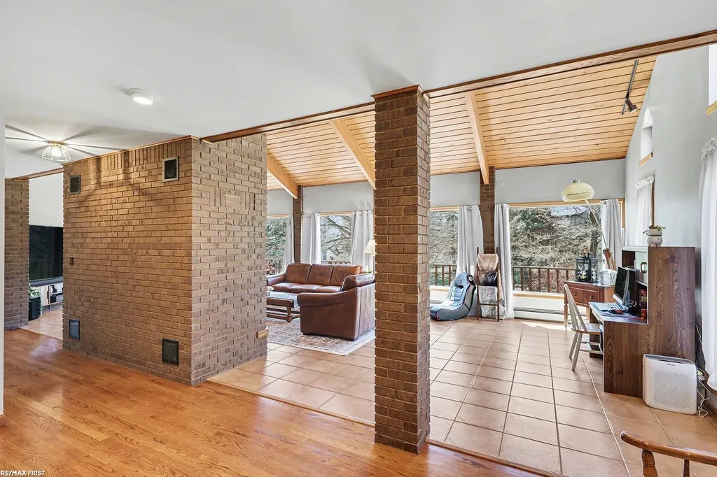 61313 Miriam Drive Washington Township MI 48094