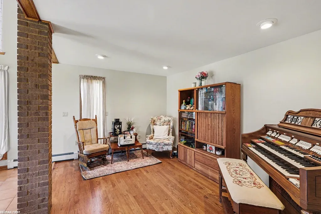 61313 Miriam Drive Washington Township MI 48094