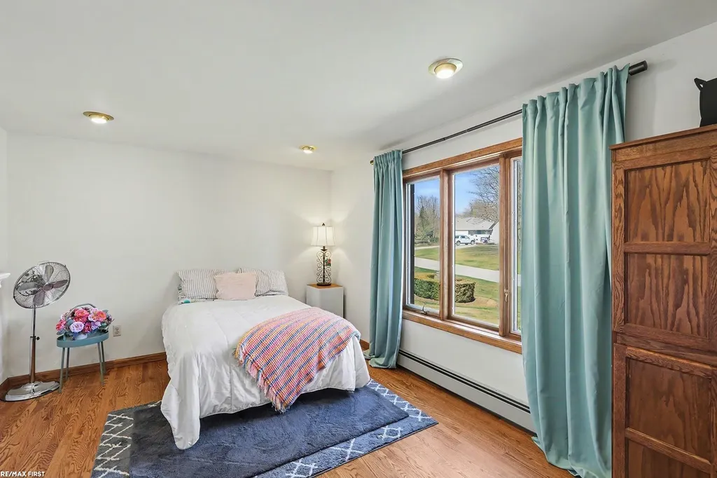 61313 Miriam Drive Washington Township MI 48094