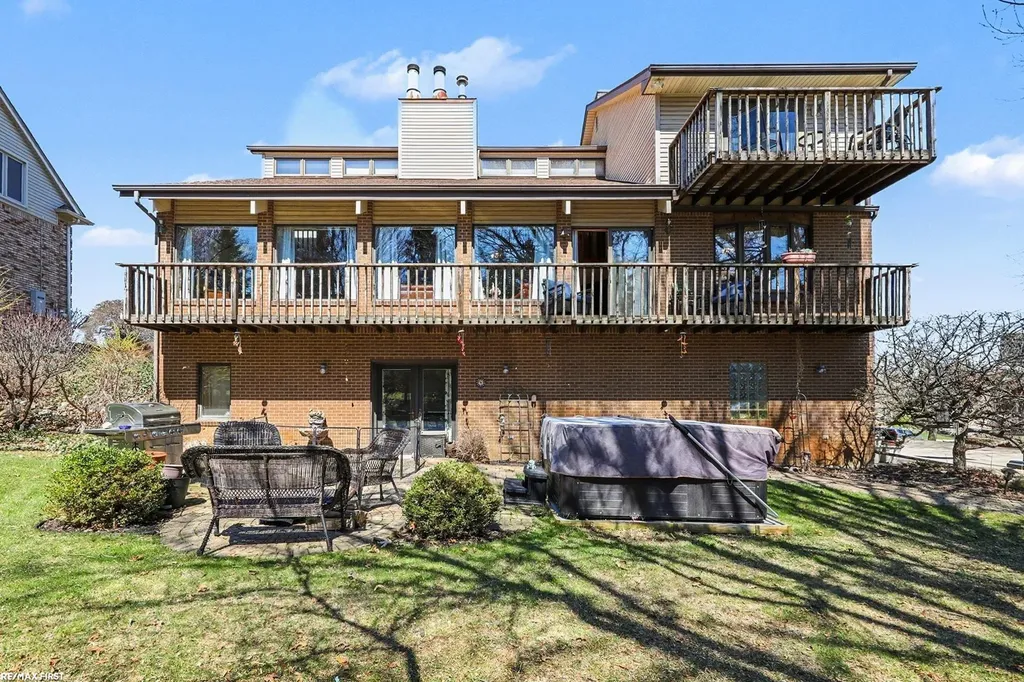 61313 Miriam Drive Washington Township MI 48094
