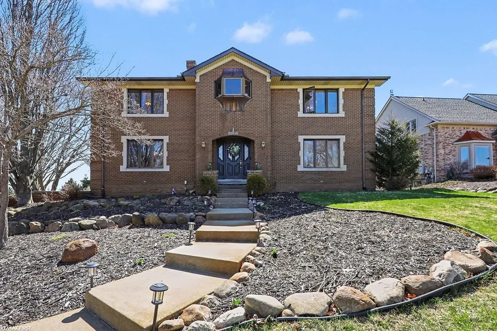 61313 Miriam Drive Washington Township MI 48094