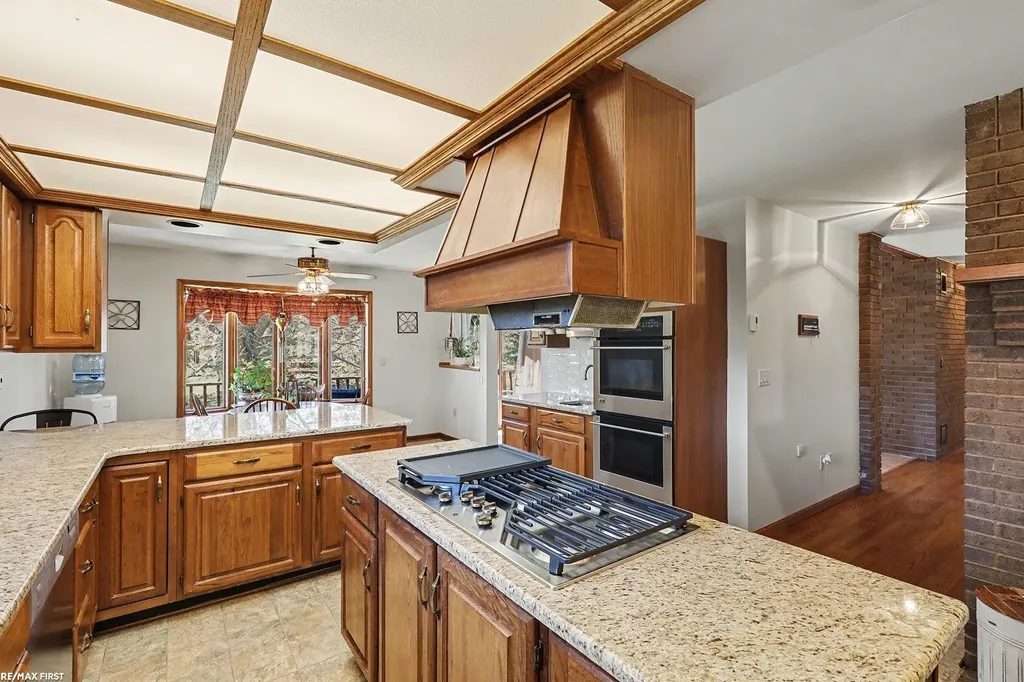 61313 Miriam Drive Washington Township MI 48094