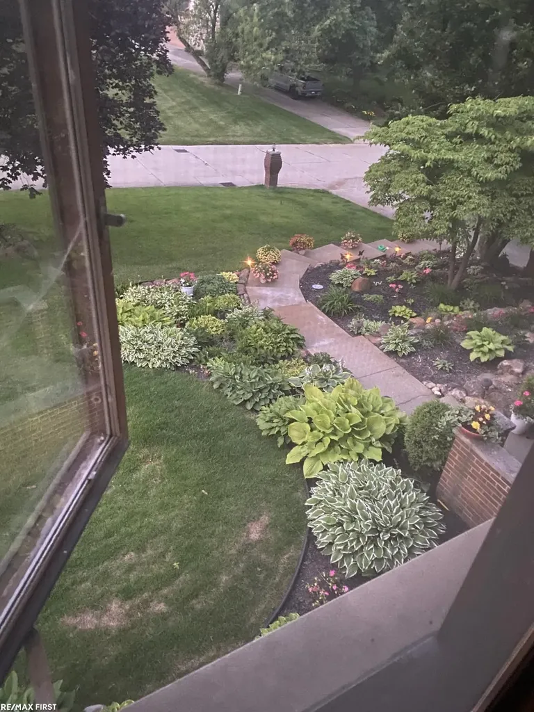 61313 Miriam Drive Washington Township MI 48094