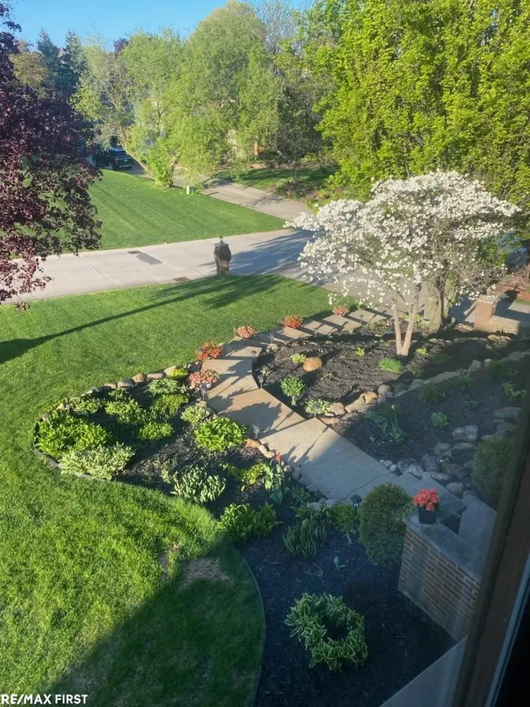 61313 Miriam Drive Washington Township MI 48094