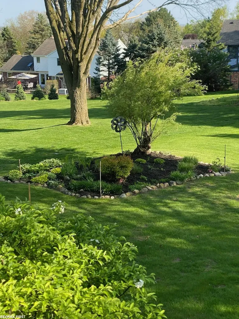 61313 Miriam Drive Washington Township MI 48094