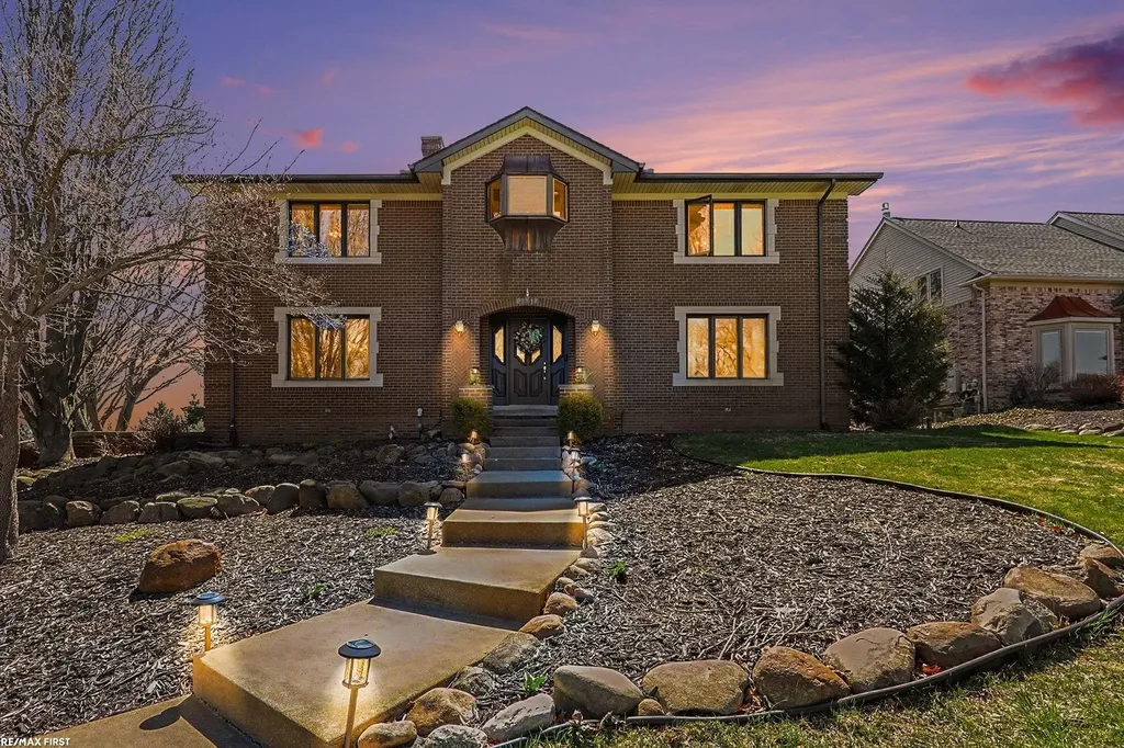 61313 Miriam Drive Washington Township MI 48094