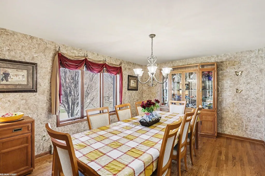 61313 Miriam Drive Washington Township MI 48094