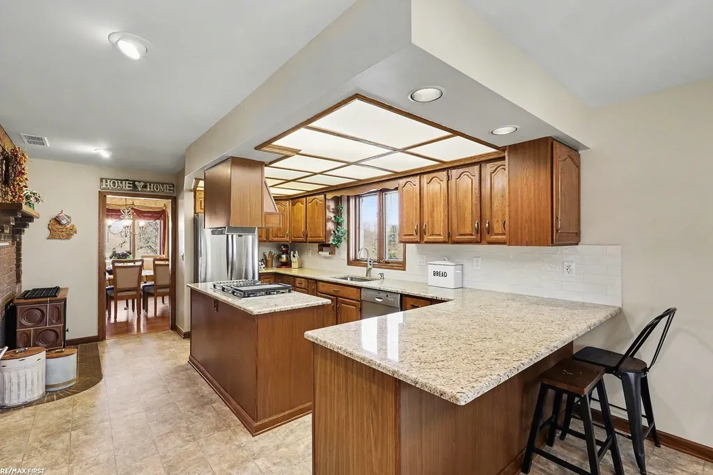 61313 Miriam Drive Washington Township MI 48094