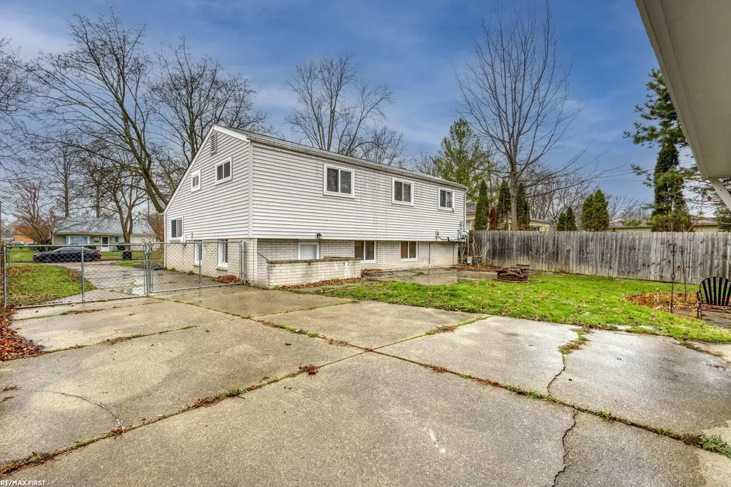 36024 Weideman St Street Clinton Charter Township MI 48035