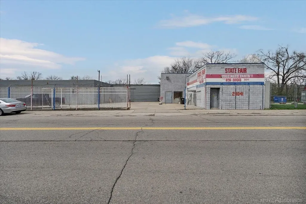 20011 John R Street Detroit City MI 48203