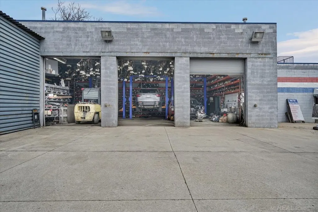 20011 John R Street Detroit City MI 48203
