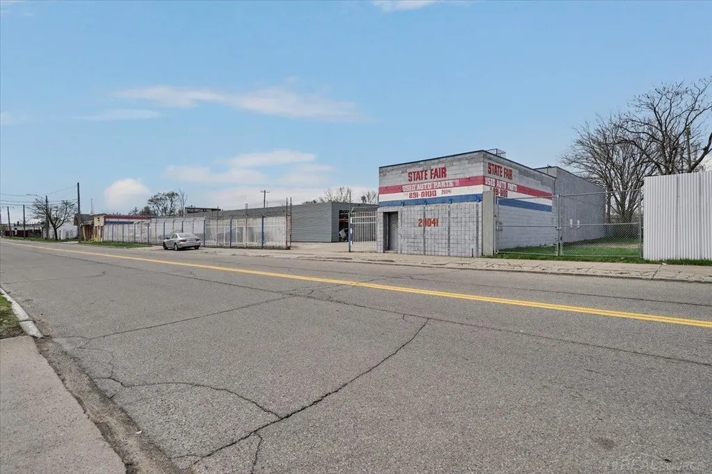 20011 John R Street Detroit City MI 48203