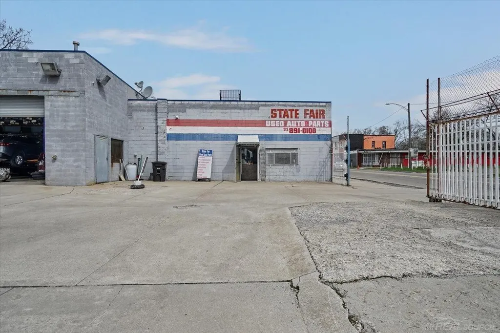 20011 John R Street Detroit City MI 48203
