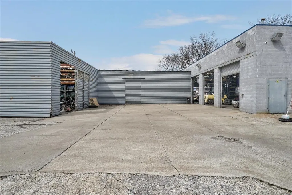20011 John R Street Detroit City MI 48203