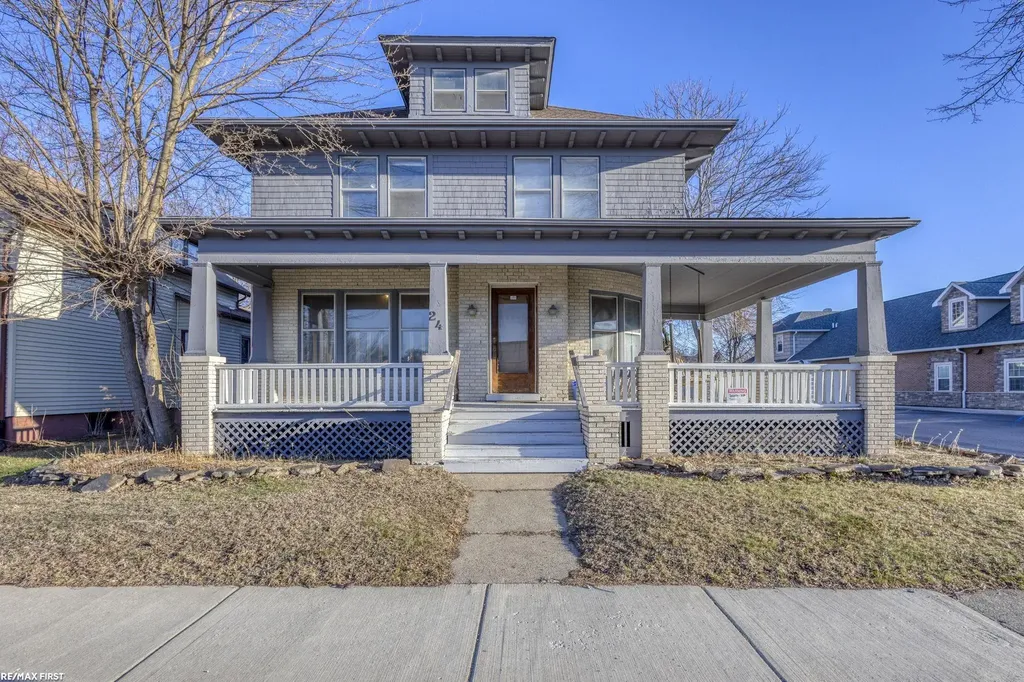 24 Grand Ave Avenue Mt. Clemens City MI 48043