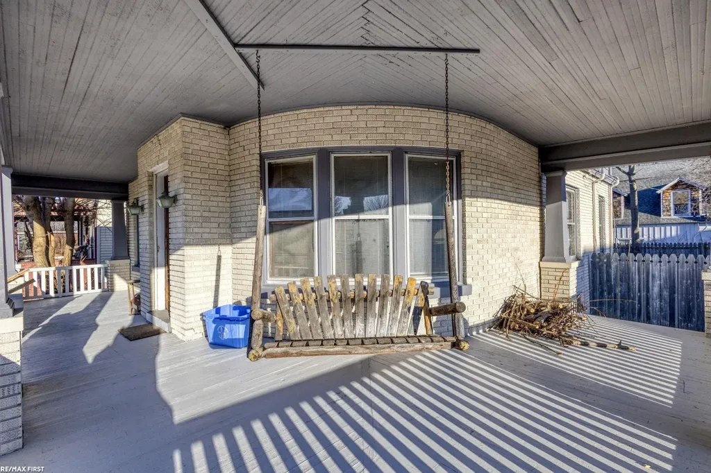 24 Grand Ave Avenue Mt. Clemens City MI 48043