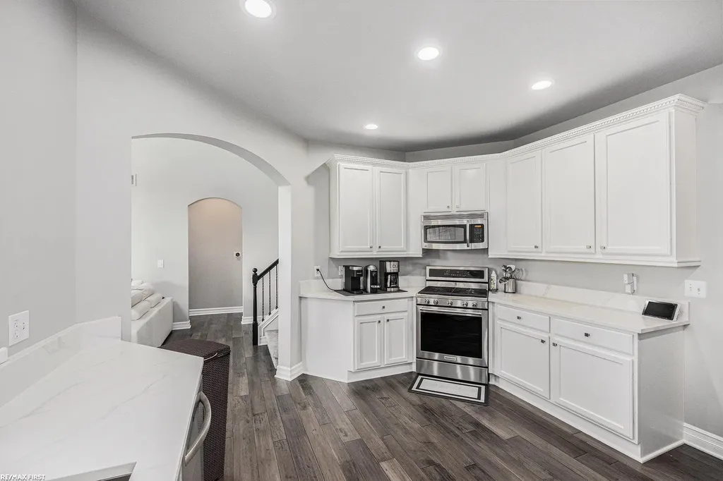21114 Lilac Lane Clinton Charter Township MI 48036