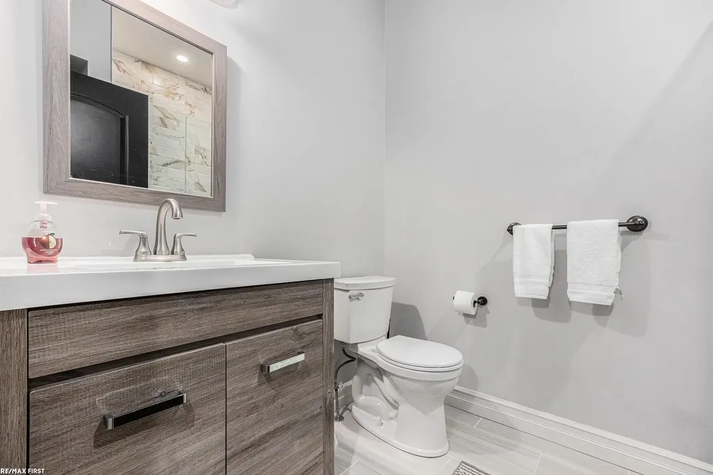 21114 Lilac Lane Clinton Charter Township MI 48036