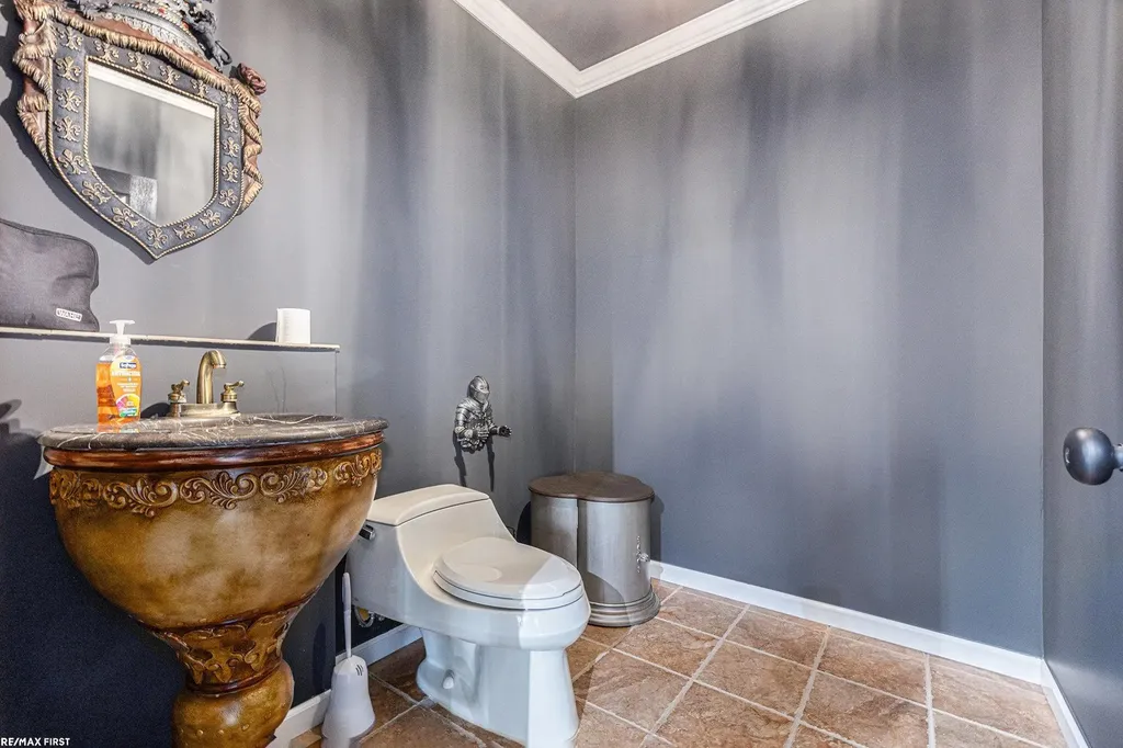 21114 Lilac Lane Clinton Charter Township MI 48036