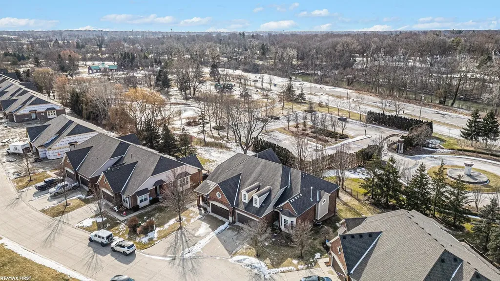 21114 Lilac Lane Clinton Charter Township MI 48036