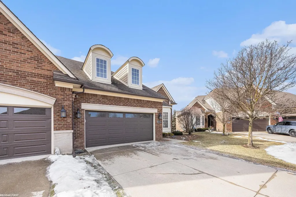 21114 Lilac Lane Clinton Charter Township MI 48036