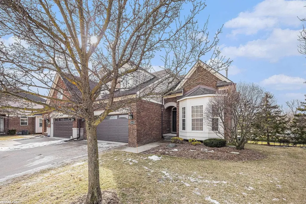 21114 Lilac Lane Clinton Charter Township MI 48036