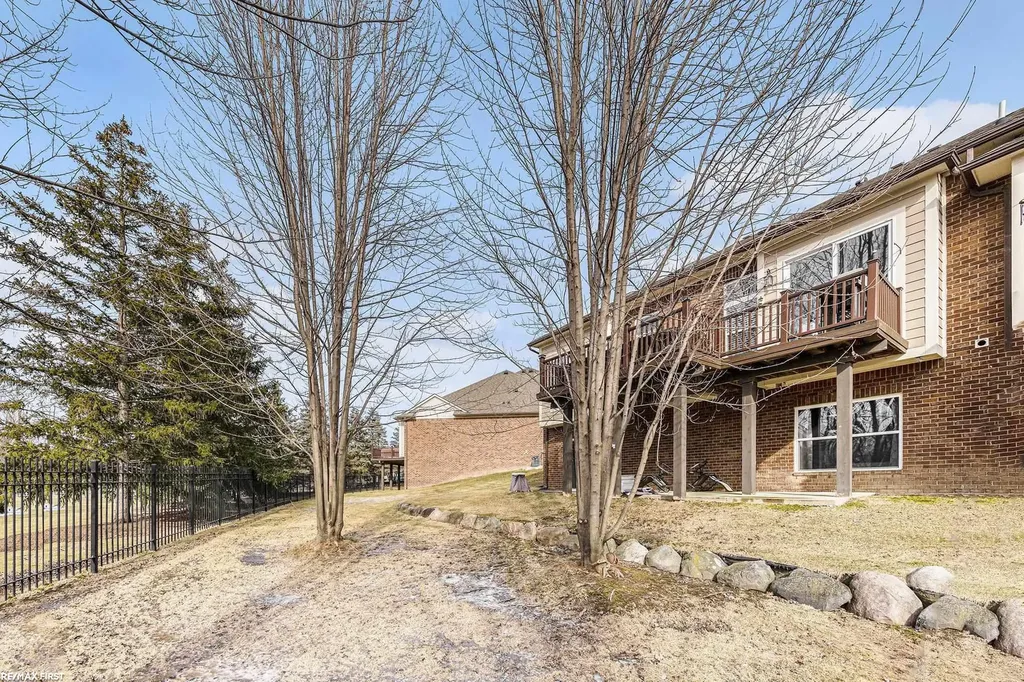 21114 Lilac Lane Clinton Charter Township MI 48036