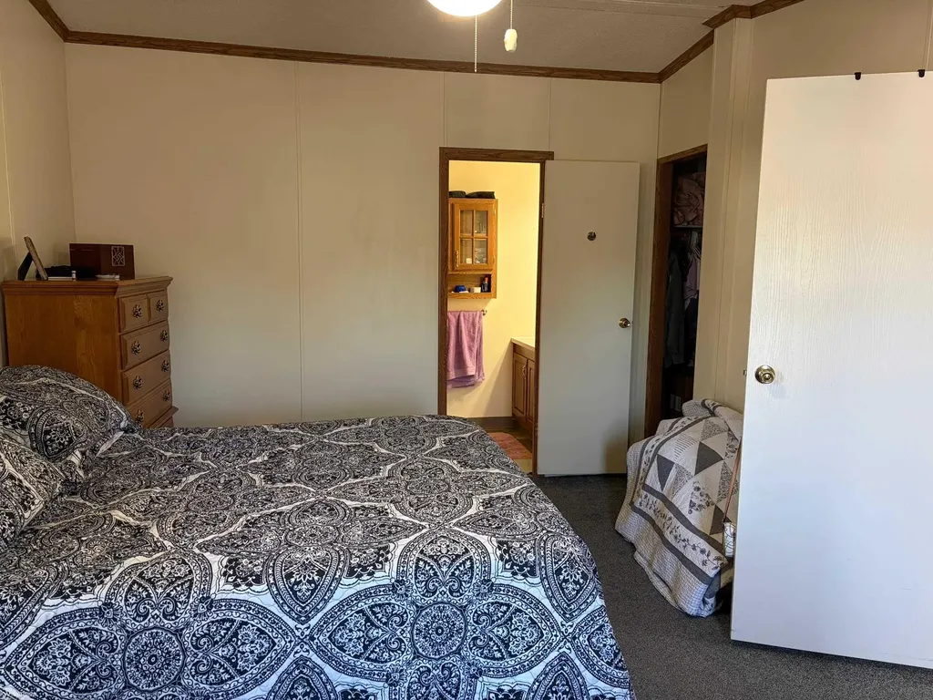 421 Red Pine Drive Genesee Charter Township MI 48506
