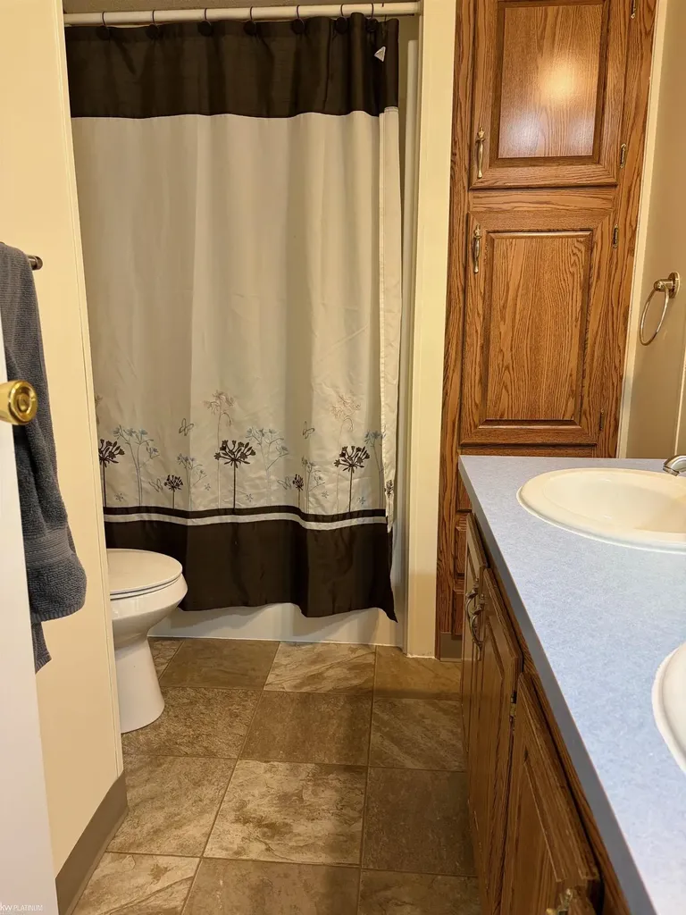 421 Red Pine Drive Genesee Charter Township MI 48506