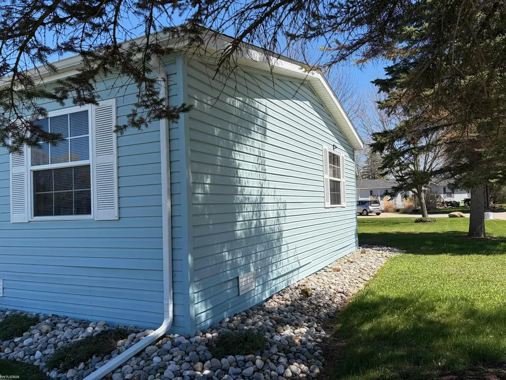 421 Red Pine Drive Genesee Charter Township MI 48506