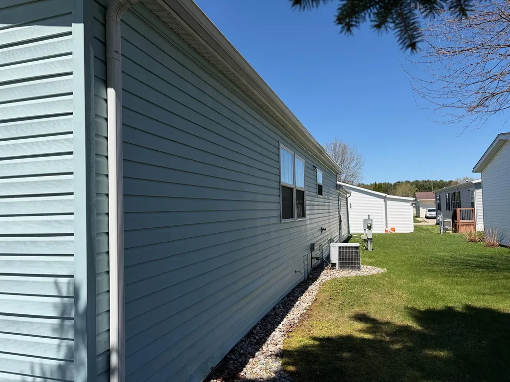 421 Red Pine Drive Genesee Charter Township MI 48506
