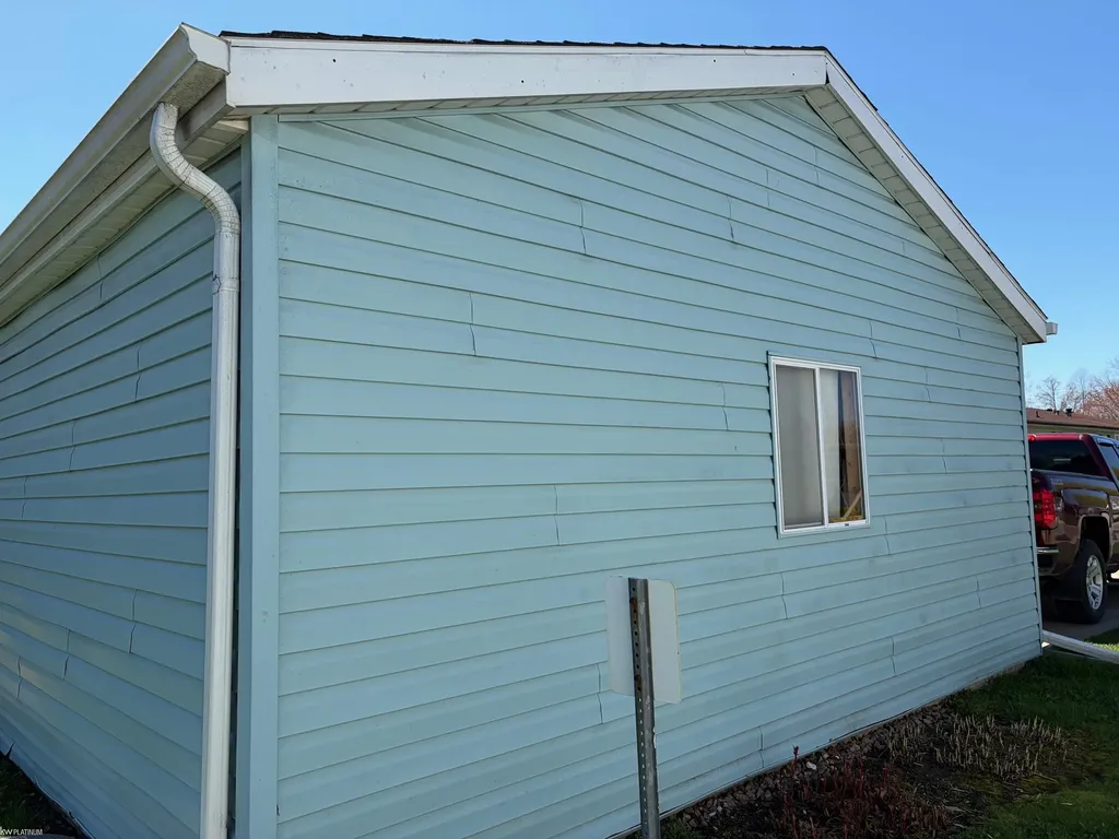 421 Red Pine Drive Genesee Charter Township MI 48506