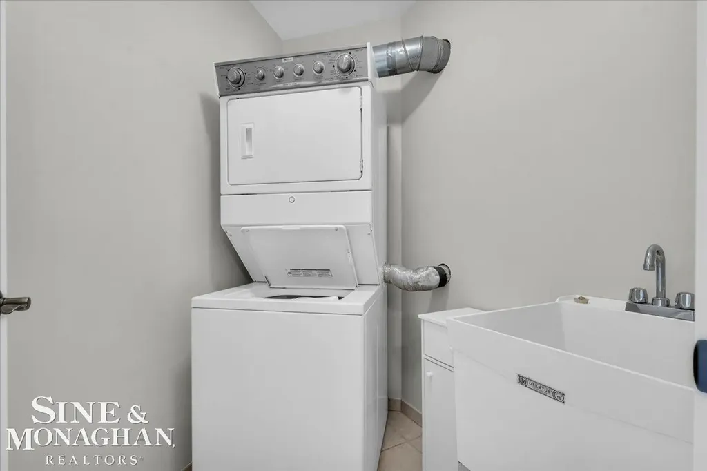 113 Roselawn Street Algonac City MI 48001
