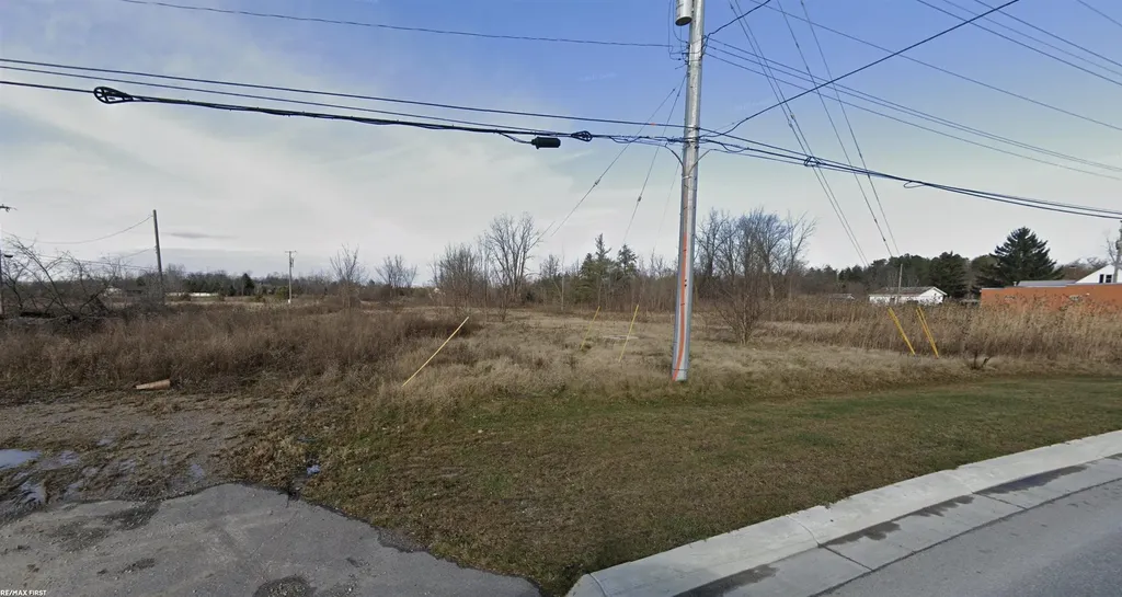 7992 Gratiot Avenue Columbus Township MI 48063