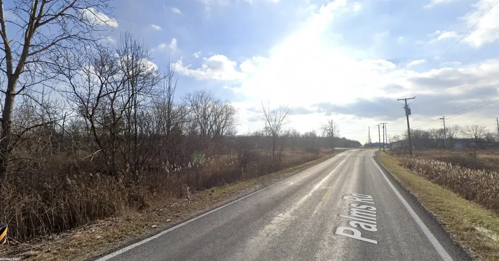 7992 Gratiot Avenue Columbus Township MI 48063