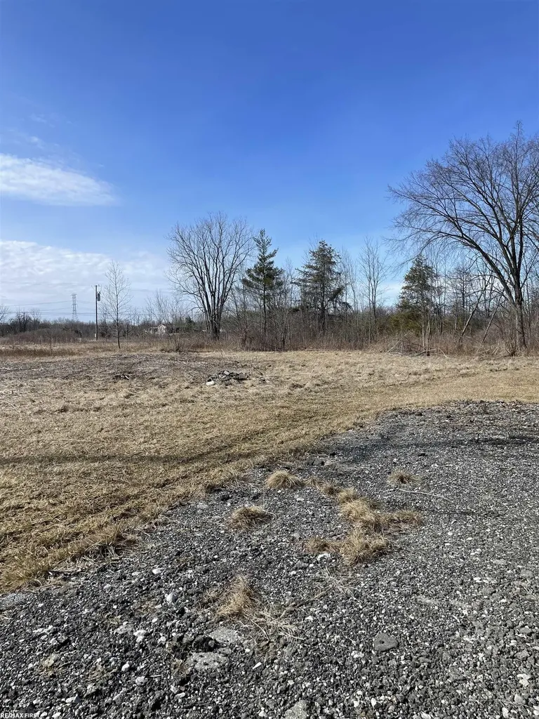 7992 Gratiot Avenue Columbus Township MI 48063