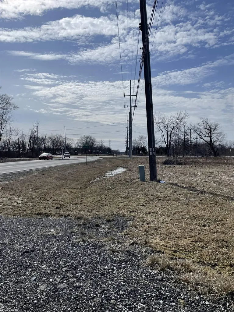 7992 Gratiot Avenue Columbus Township MI 48063