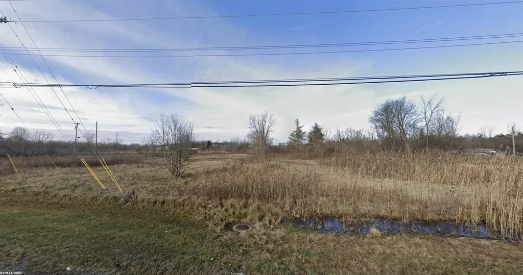 7992 Gratiot Avenue Columbus Township MI 48063