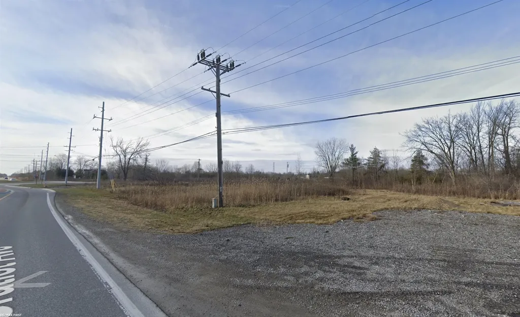 7992 Gratiot Avenue Columbus Township MI 48063
