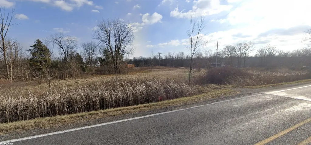 7992 Gratiot Avenue Columbus Township MI 48063