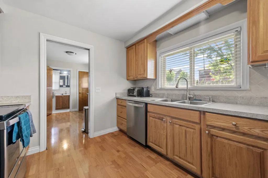 42355 Tessmer Drive Sterling Heights City MI 48314