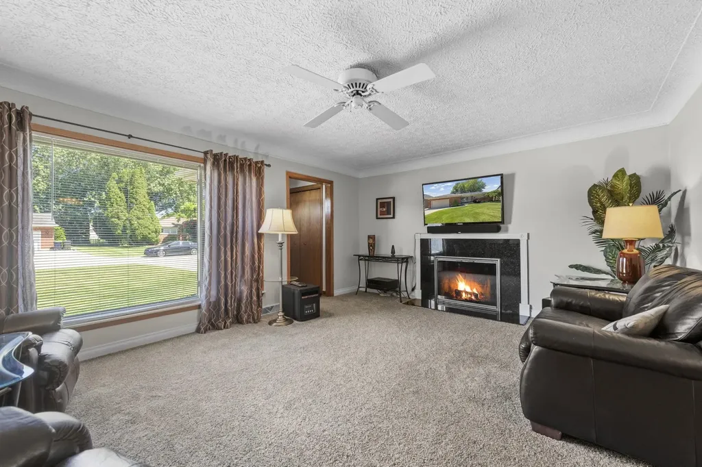 42355 Tessmer Drive Sterling Heights City MI 48314
