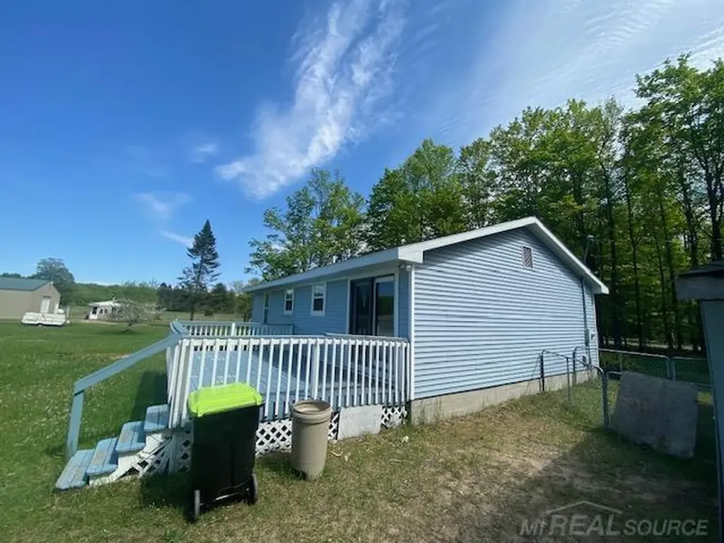 7483 NE Twin Lake Road Coldsprings Township MI 49659
