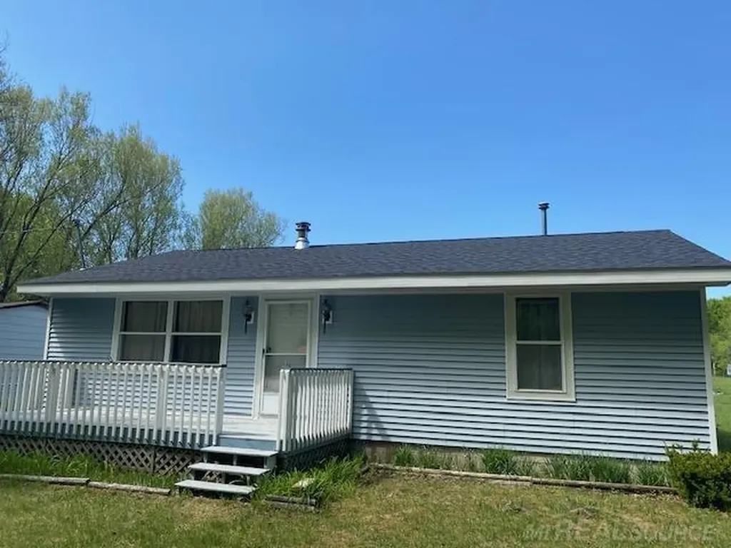 7483 NE Twin Lake Road Coldsprings Township MI 49659