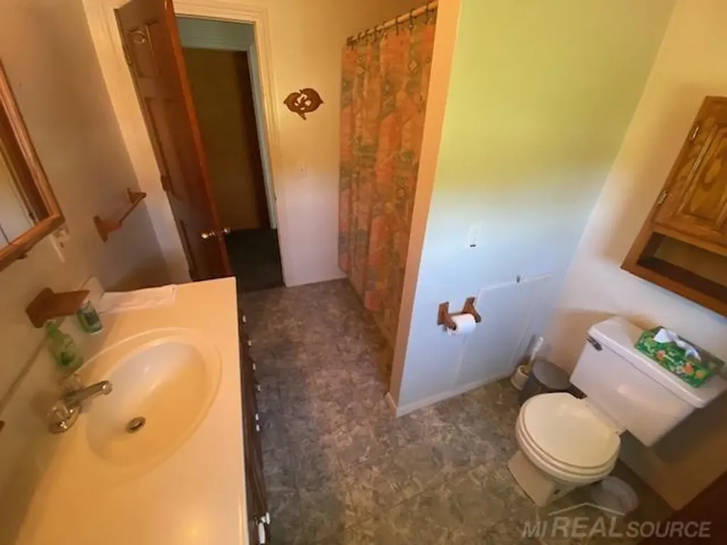 7483 NE Twin Lake Road Coldsprings Township MI 49659