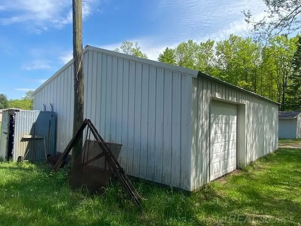 7483 NE Twin Lake Road Coldsprings Township MI 49659