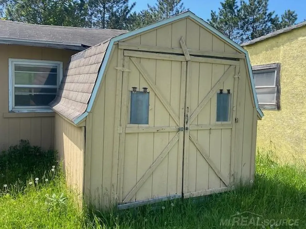 7483 NE Twin Lake Road Coldsprings Township MI 49659