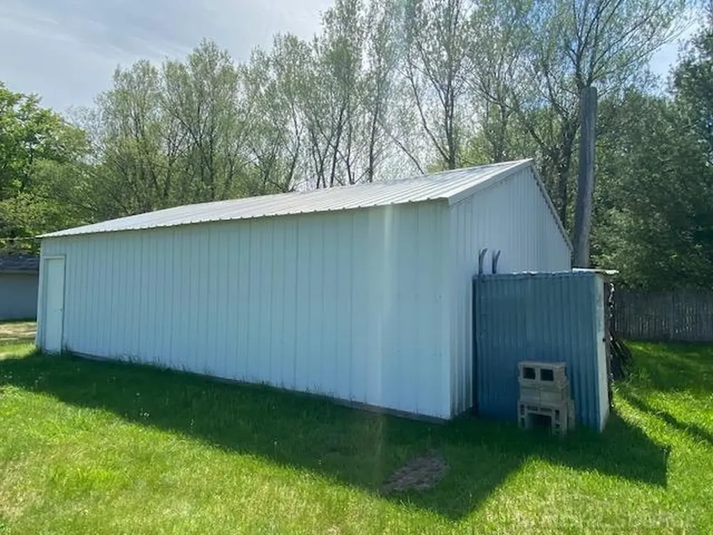 7483 NE Twin Lake Road Coldsprings Township MI 49659