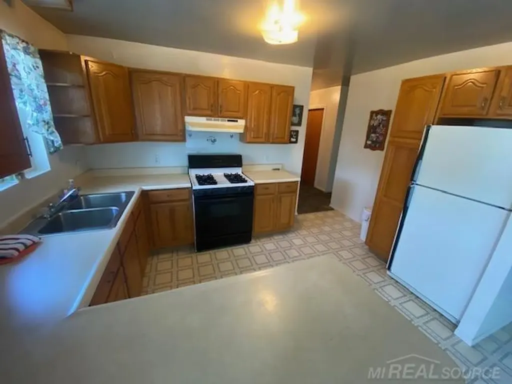 7483 NE Twin Lake Road Coldsprings Township MI 49659